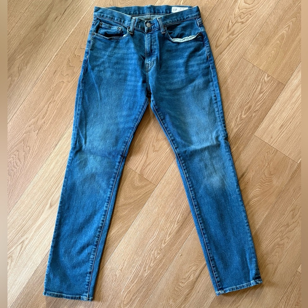 * SOLD * GAP Men's Athletic Slim Jeans in Deep Blue